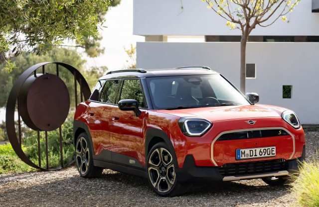Itt a Mini legújabb villanyautója!
