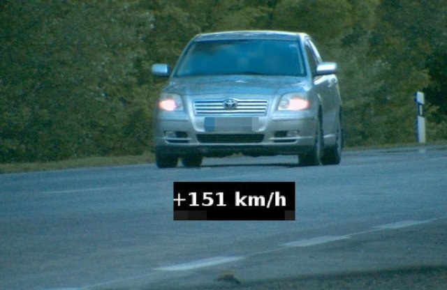 151 km/órával mértek be egy Toyotát Bács-Kiskun vármegyében