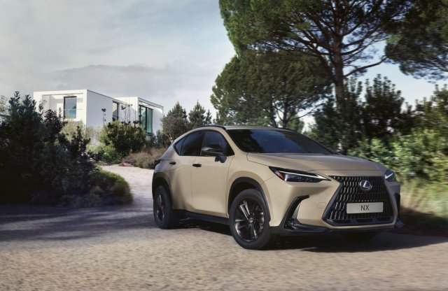 Ezt a Lexust terepre is szánták