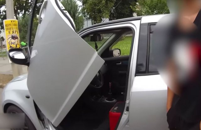 Suzuki Swift ahogy még nem láttad: felfelé nyíló ajtókkal!