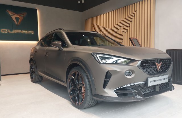 Világszinten is különleges Cupra bemutatóterem nyílt Budapesten