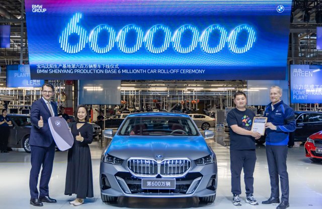 Kínában is szárnyal a BMW