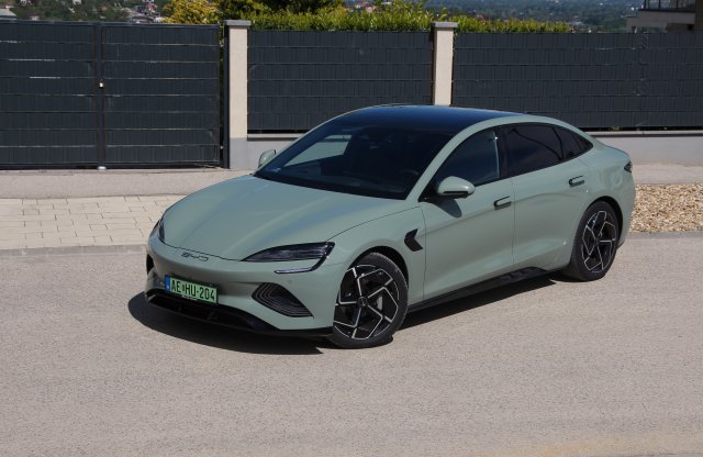 Porsche helyett? - BYD Seal teszt