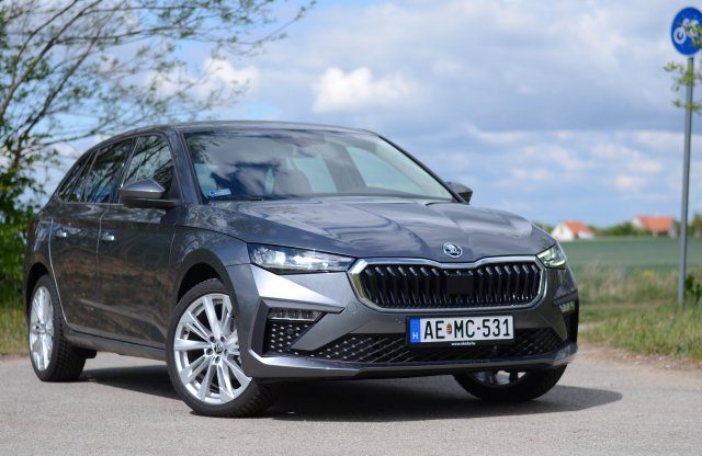 Cégesként is ilyen menő lesz? Teszten a frissített Škoda Scala!