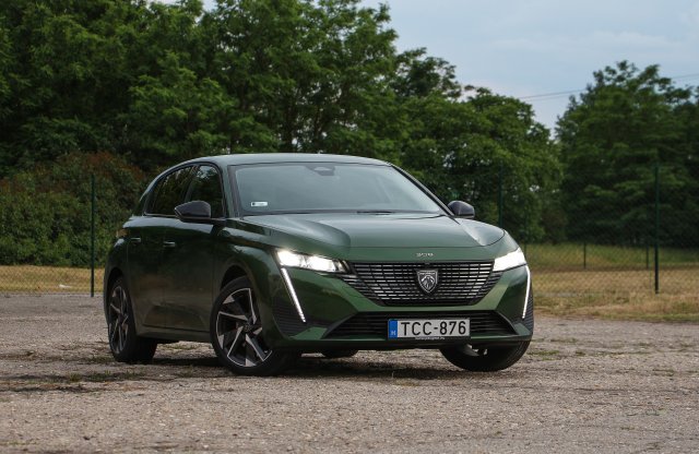 Francia dízellel 200 felett: végsebesség-teszten az új 308!