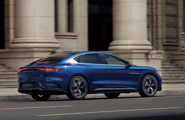 Bekeményített Biden a kínai villanyautókkal szemben