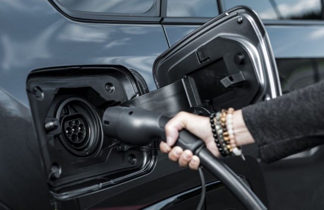 Nagyobb eséllyel ütnek el gyalogosokat a villanyautók