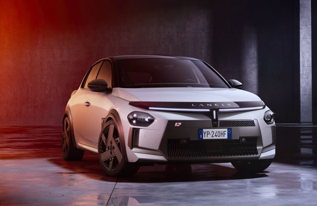 Elektromos és benzines sportkivitelt kap a Lancia ferdehátúja