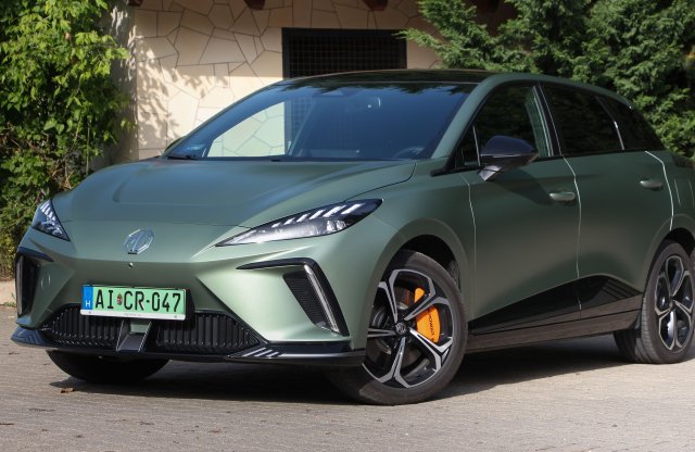 Erős 4-es: Ilyen, amikor az MG odapörköl!