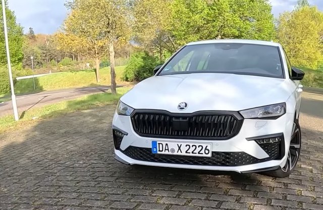 Vajon tudja a 200 km/órát a háromhengeressel az új Skoda Scala?