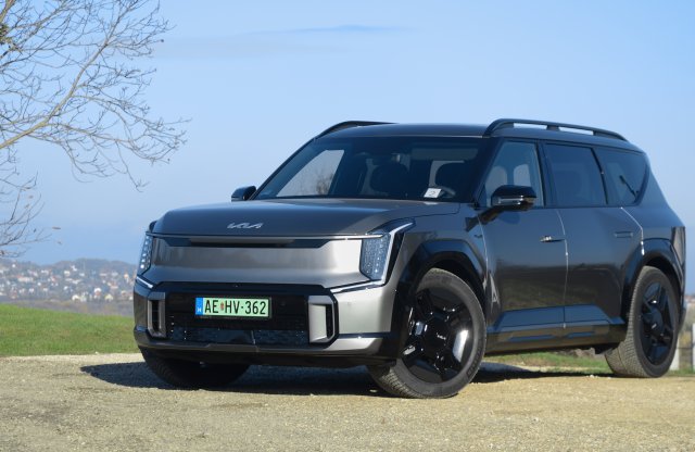 Ez kell a népnek: hihetetlen siker a Kia 2,7 tonnás SUV-ja