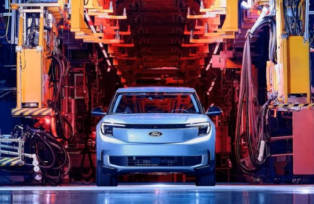 Már gyártják a tisztán villany Ford Explorert, így készül!