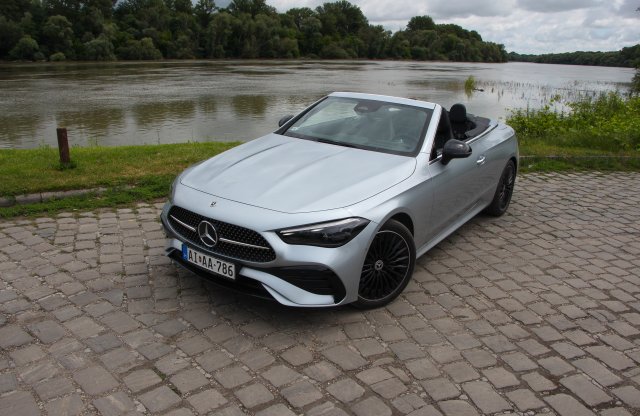 Már itthon a Mercedes-Benz legújabb kabriója!