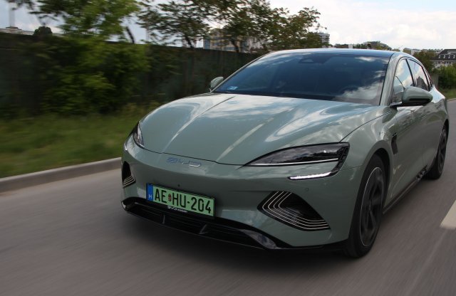 Végsebesség-teszten a BYD Seal: vajon tudja amit ígér?