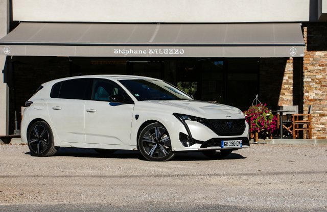 Vajon tudja a 200 km/órát a háromhengeres Puretech a 308-ban?