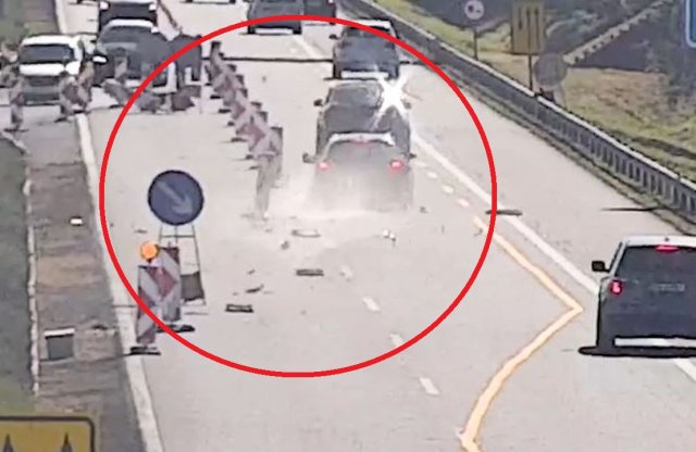 Több méter magasra reptette a terelőket a figyelmetlen autós!