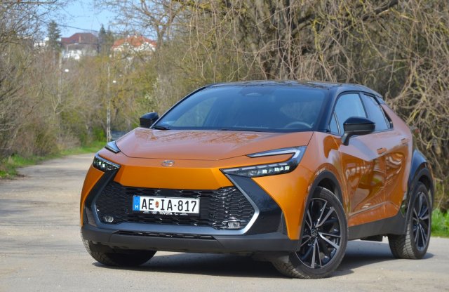 Videó: ismerd meg közelebbről a Toyota C-HR PHEV modellt!
