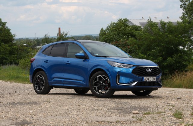 Végre karakteres! Ezzel a motorral a legjobb a Ford Kuga!
