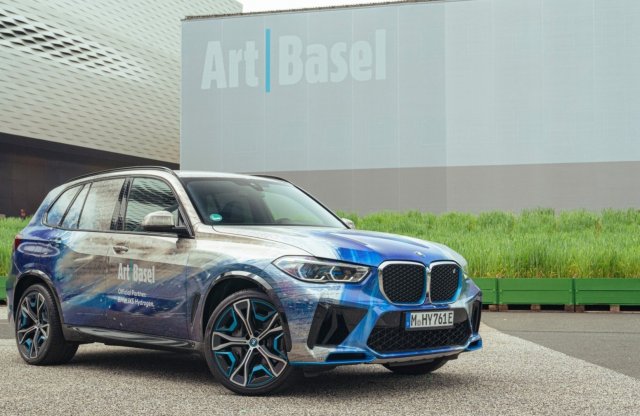 Ismét műalkotás lett a BMW technikából Bázelben