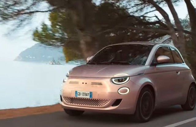 Ötletes reklámmal szúr oda az olasz kormánynak a Fiat
