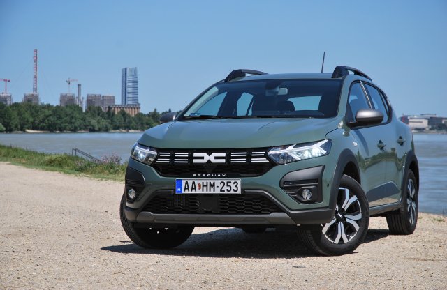 Vajon tudja a 200 km/órát a háromhengeres Dacia Sandero?