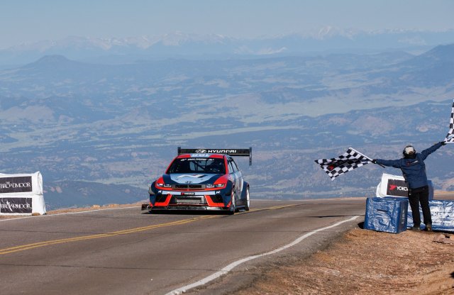 Rekordot döntött a Pikes Peak hegyi felfutón a Hyundai