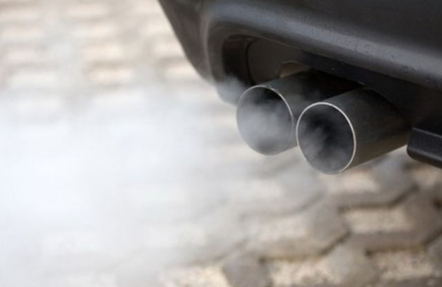 Mégsem tiltják be Európában a belső égésű motoros autókat?