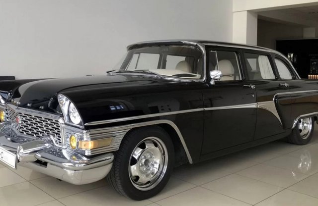 Kívül szovjet veterán, belül modern, japán luxusautó? Létezik!