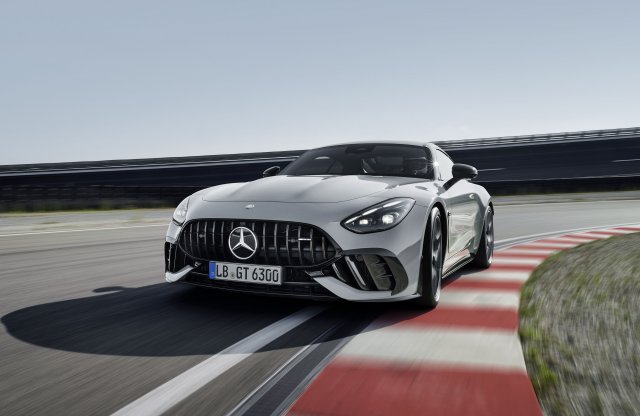 Új csúcsváltozattal támad a villanymentes, 911-verő Mercedes