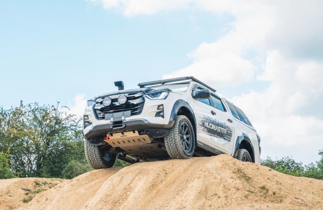 Vinnéd a felextrázott Isuzut Sármester néven?