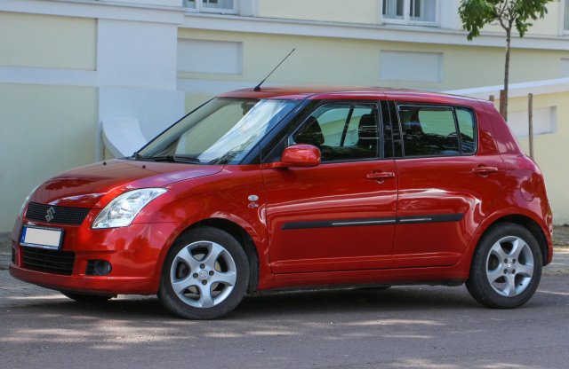 Milyen élmény felnőni egy Suzuki Swiftben?