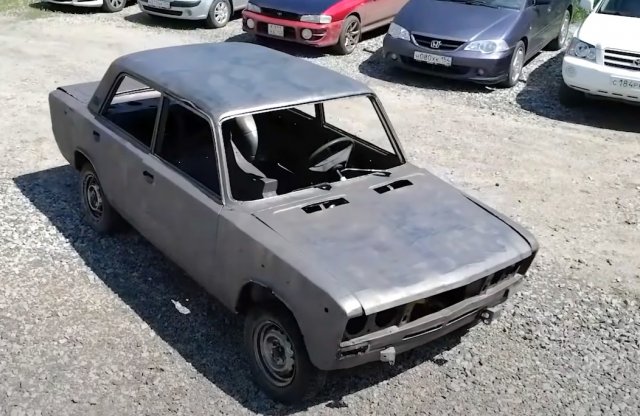 Hány kiló a festék egy autón? Így derítették ki az oroszok!