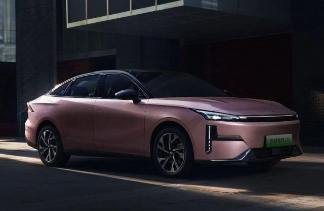 Kínában 6,5 millióért már 1370 km-es hatótávú szedánt adnak