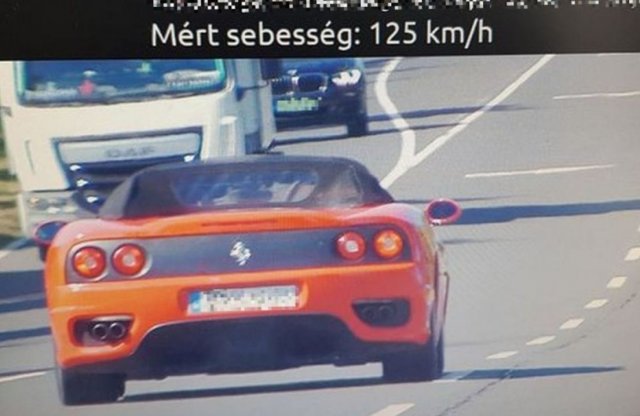 Gyorshajtáson kaptak egy Ferrarit Nógrád vármegyében