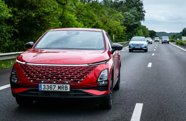 Végre egy kínai autó, ami az Autobahnon is megállná a helyét?