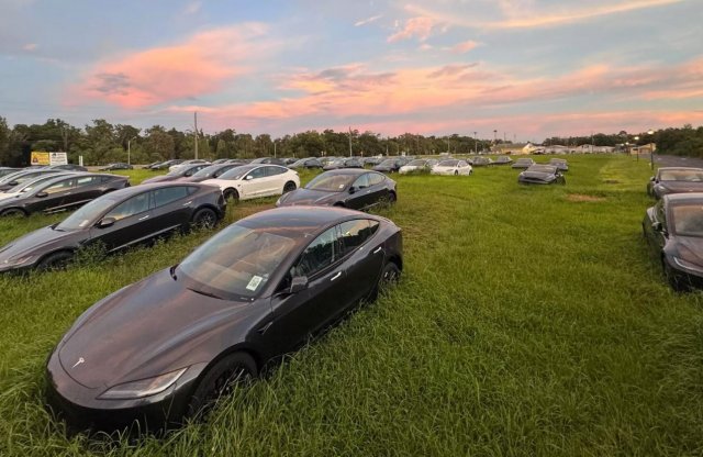 Gazban állnak az eladhatatlan Teslák Floridában