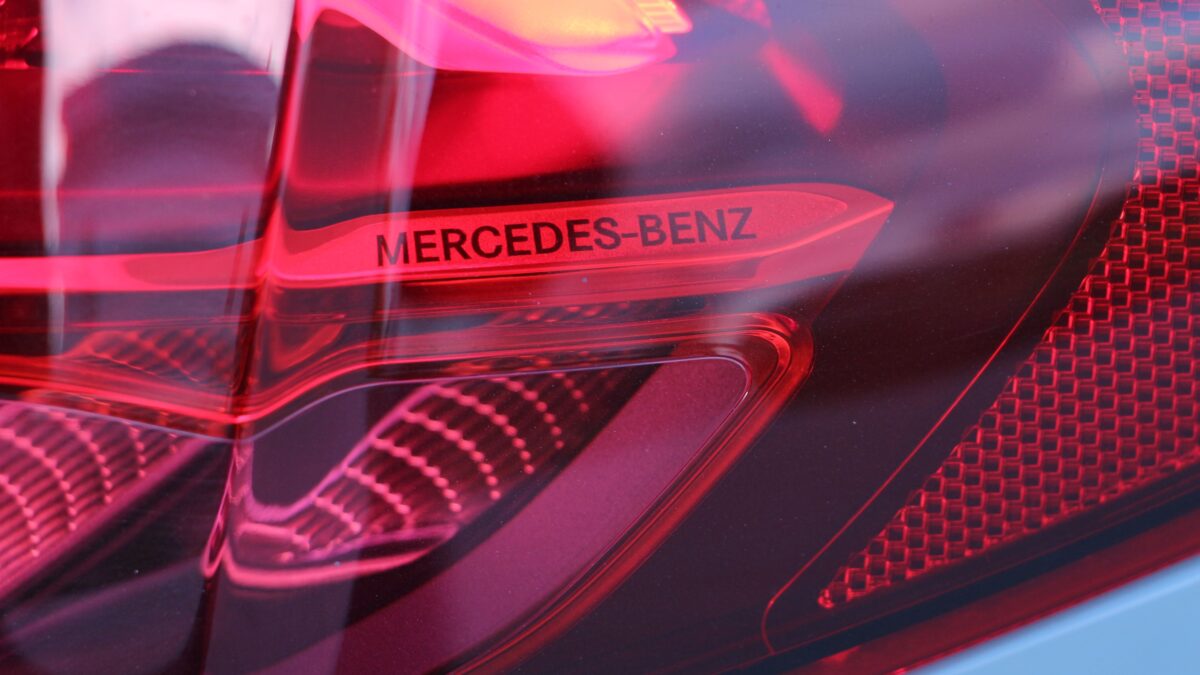 MERCEDES-BENZ EQE SUV