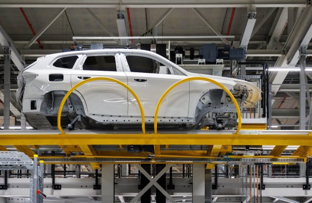 Már az év végén elkészülnek az első magyar BMW modellek