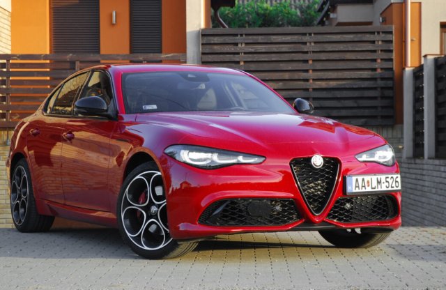 Mégis ragaszkodik mind a 14 márkájához a Stellantis