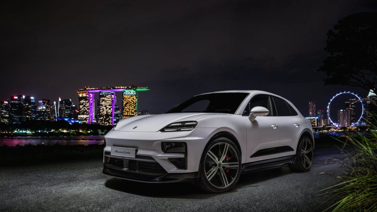 PORSCHE MACAN