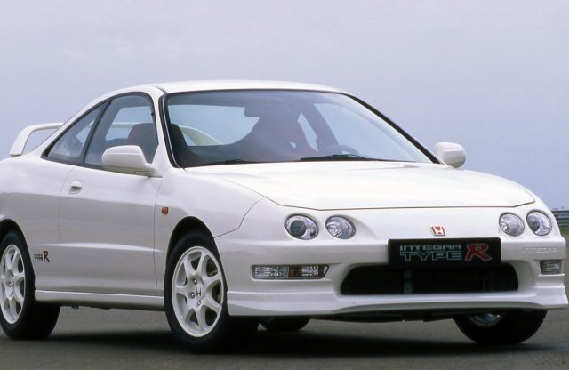 9200-as fordulat és 242 km/h? Álmaid öreg Hondája az Autobahnon!