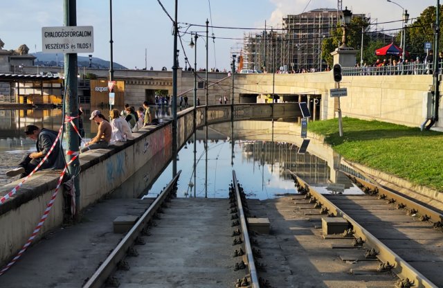 Árvízi helyzetkép a budapesti rakpartokról