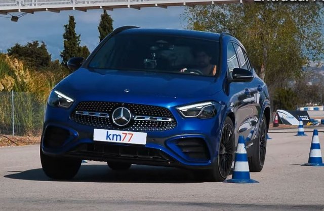 Boldogul a bóják között a Mercedes GLA?