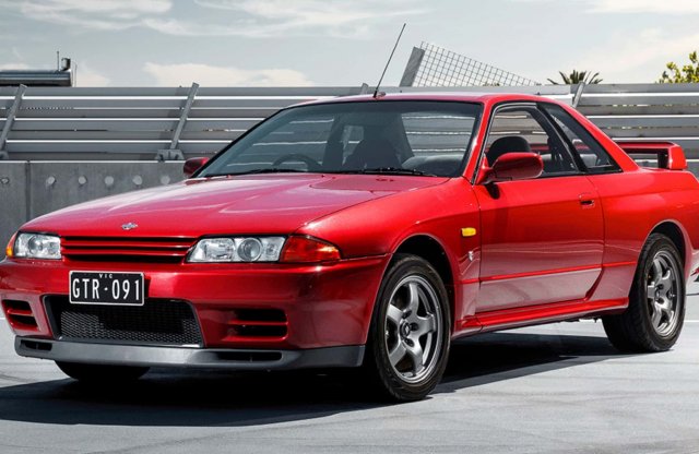A Nissan saját raktárából lopták el ezt a legendás sportautót