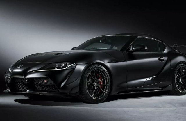Így búcsúzik a nagymotoros Toyota Supra