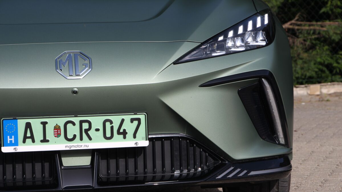 MG MG4