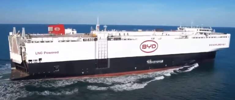 Több tízezer kínai autó vesztegel a brazil kikötőkben