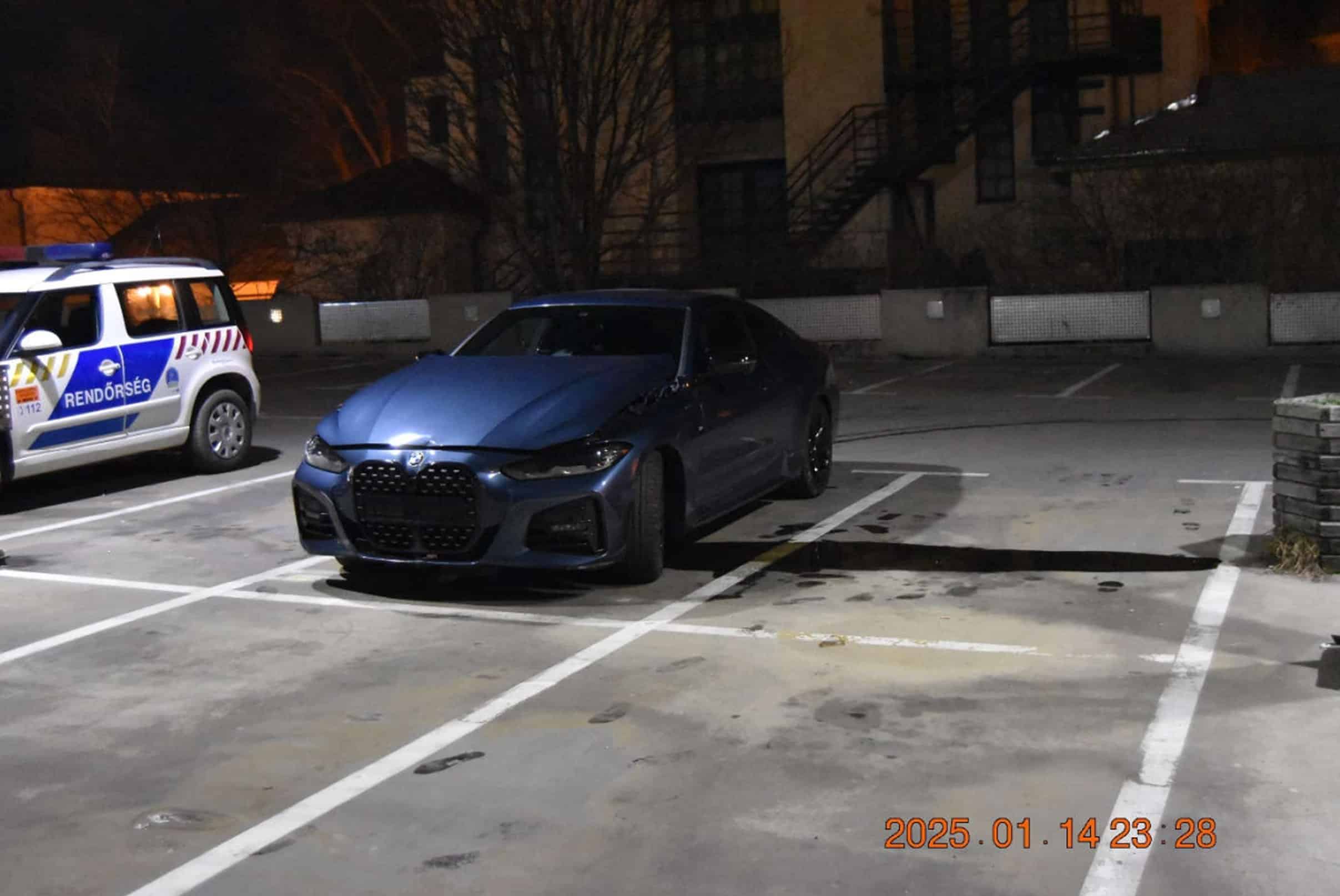 Lezúzta a kereszteződést, elmenekült, csak épp a rendszámát felejtette ott!