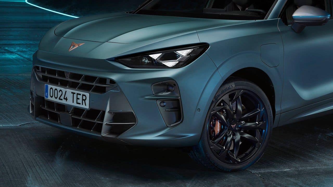 Melyik kezébe harapjon a VW Csoport? SEAT vagy Cupra?