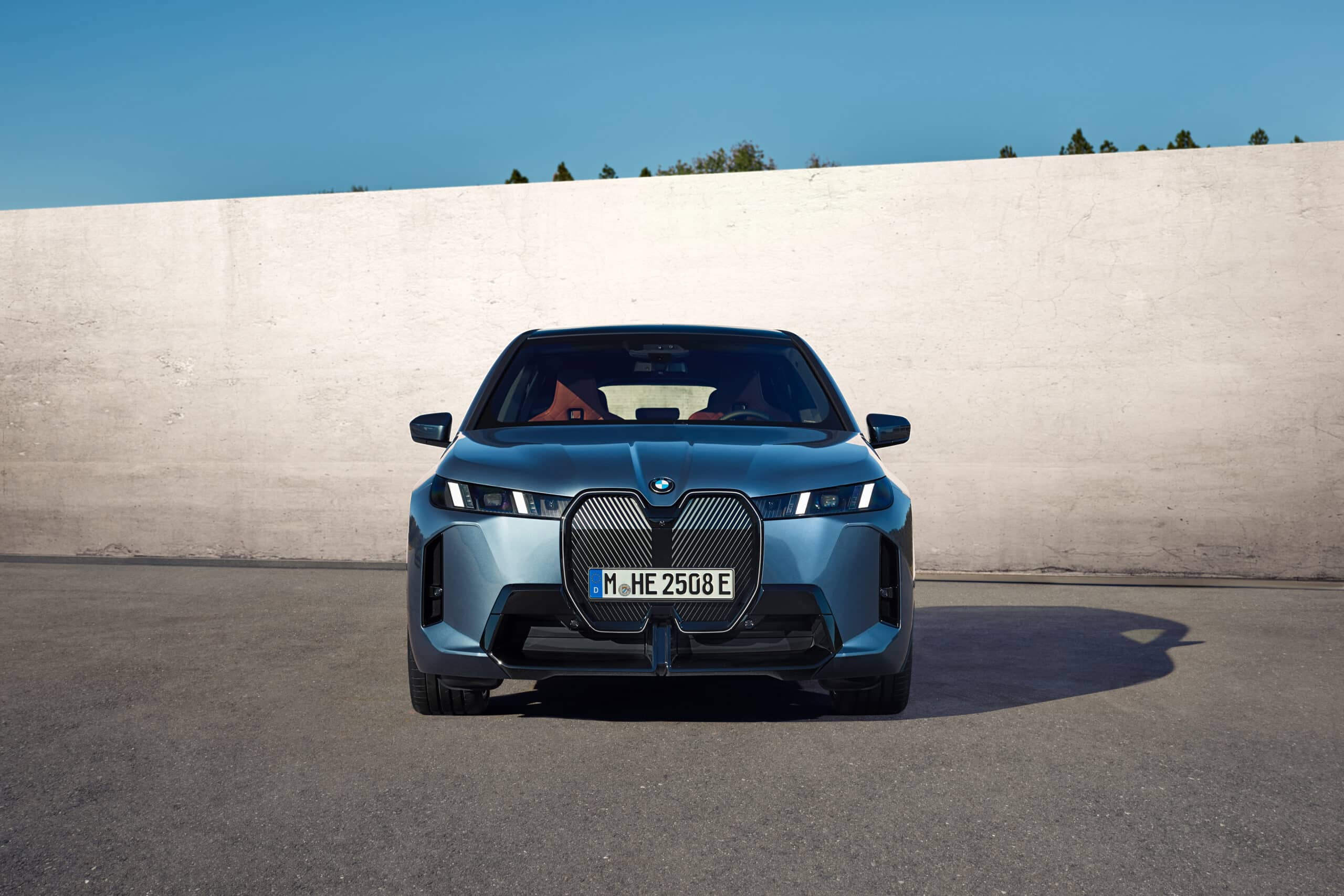 Máris beárazták itthon a frissített BMW iX-et!